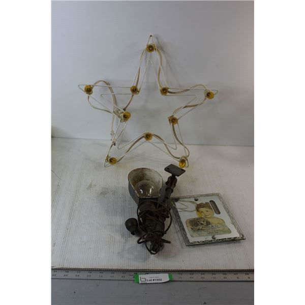 Friesen & CO Glass Hanging Thermometer, Star Light - Untested, Misc.