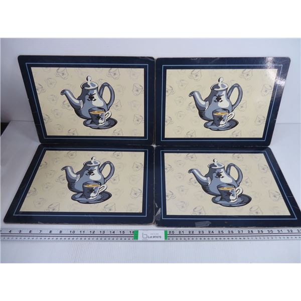 Set of (4) Place Mats