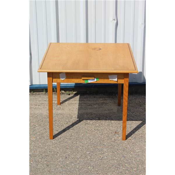 **End Table w/Drawer - 31.5" x 33.5" x 25"