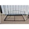 Image 1 : **White Metal Daybed - (Missing Some Screws) - 76" x 39" x 43"