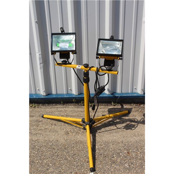 ** Halogen Light Stand - Adjustable - Untested