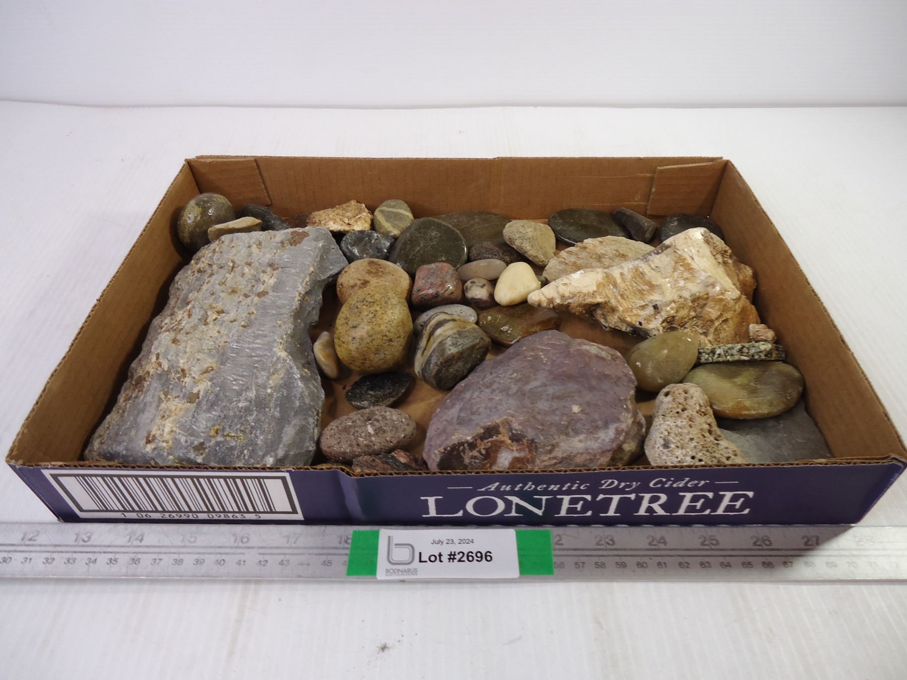 Cut And Shaped Rocks Lot of Assorted Cut and Polished Rock as pictured - Bodnarus Auctioneering