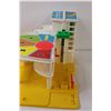 Image 4 : Vintage Fisher Price Little People Parking Garage Toy