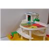 Image 5 : Vintage Fisher Price Little People Parking Garage Toy