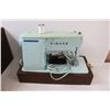 Image 6 : Singer Sewing Machine in Case - Powers On, as is