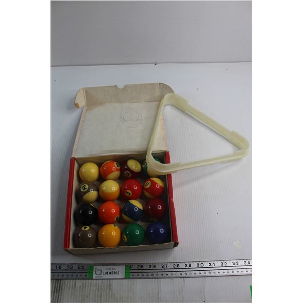 Gendron High Grade English Pool Balls with Rack - Canada