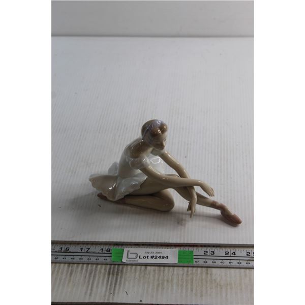 Lladro Ballet Dancer Figure - Damaged