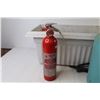 Image 4 : Planter (26" x 12") - Pump Sprayer (missing nozzle tip) - Fire Extinguisher (full)