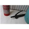 Image 6 : Planter (26" x 12") - Pump Sprayer (missing nozzle tip) - Fire Extinguisher (full)