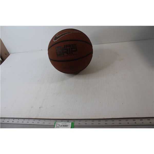Nike Pure Grip Basketball