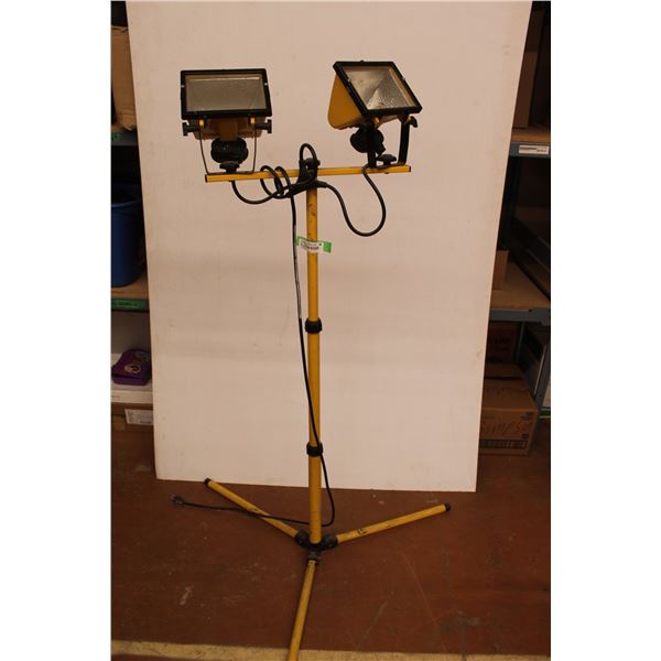 *Halogen Adjustable Shop Light - Consigner says works