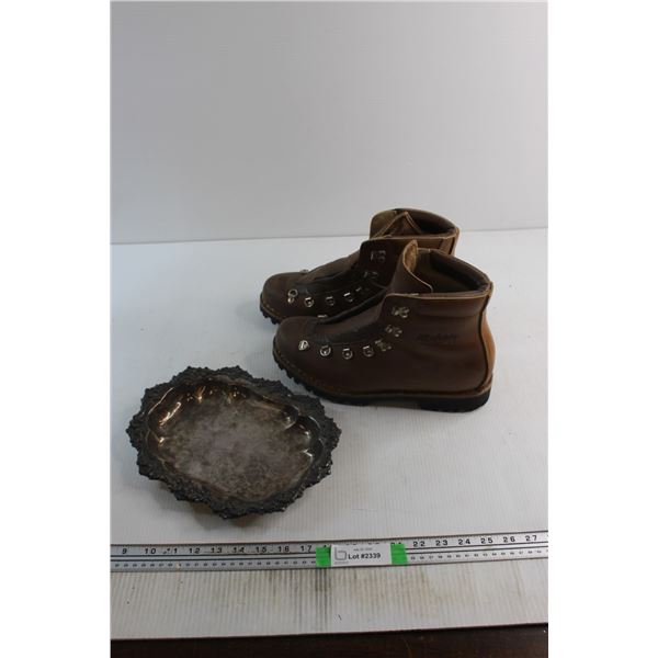 Rraichle Leather Boots 9.5 and Tray
