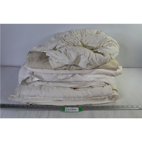 (6) Sheets - (fitted & unfitted - unknown sizes)