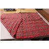 Image 4 : Red Plaid Blanket (47" x 60") - Green Throw Blanket (39" x 49") - Knitted Blanket (40" x 60")