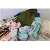 Image 4 : Lot of Clothing Scraps - Blankets