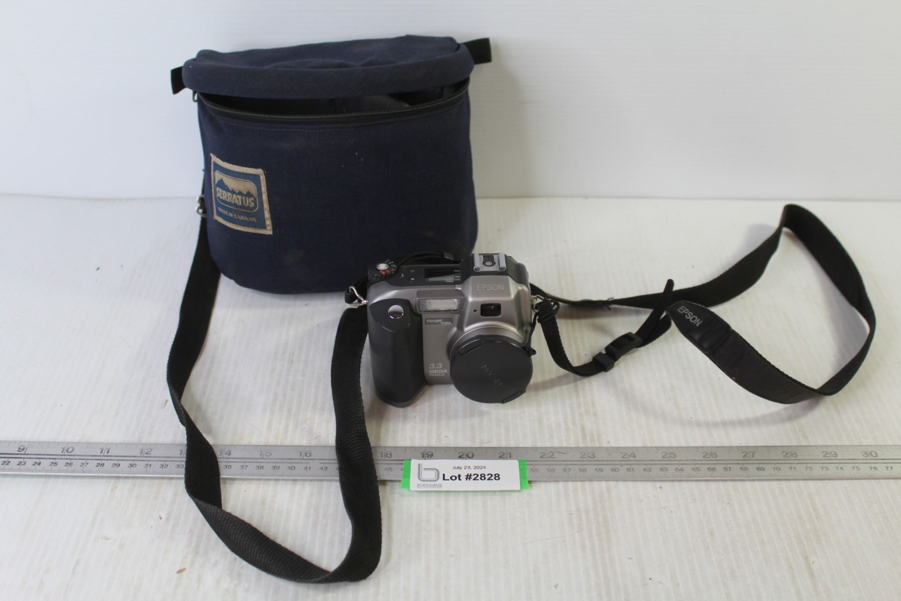 Epson 3.3 Mega Pixels w/Case - Bodnarus Auctioneering