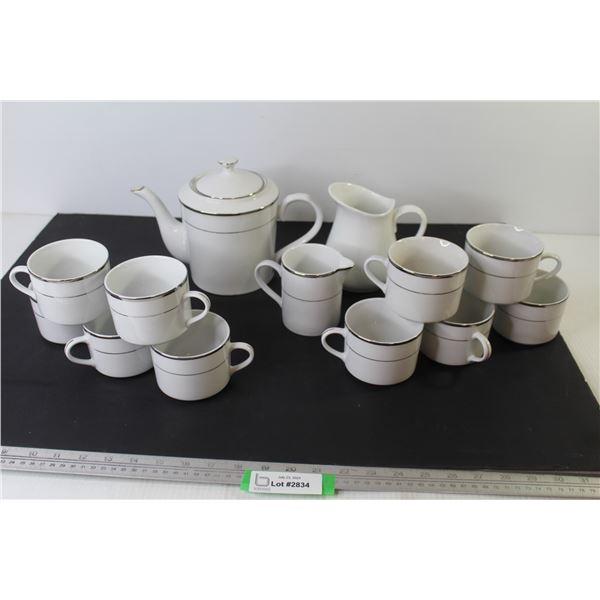 Mantles Cup Set w/Teapot - (2) Creamers