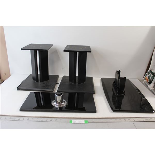 (2) Wooden Floor TV Mounts, Floor TV Mount/Holder, Wall TV Mount