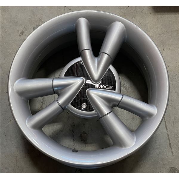 Group of 3 image wheels - sz 17 x 8