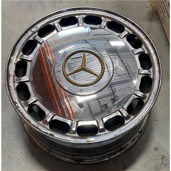 Set of 4 chrome Mercedes Benz wheels - sz 15 x 6.5