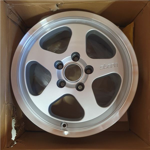 Group of 2 Stern wheels - sz 16x7