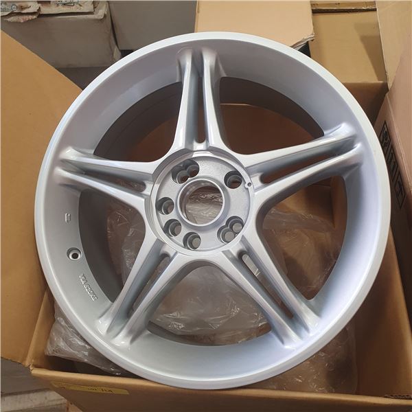 Group of 3 Alpha Av-5 light alloy wheels - sz 17 x 7.5JJ