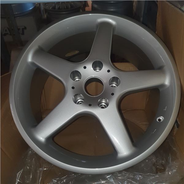 set of 2 Jwl via wheels - sz 17 x 8