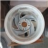 Image 2 : Group of 3 Jwl 86 wheels - sz 14L x 6J
