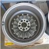 Image 2 : Set of 4 Mercedes Benz OEM wheels - sz 15 x 7J
