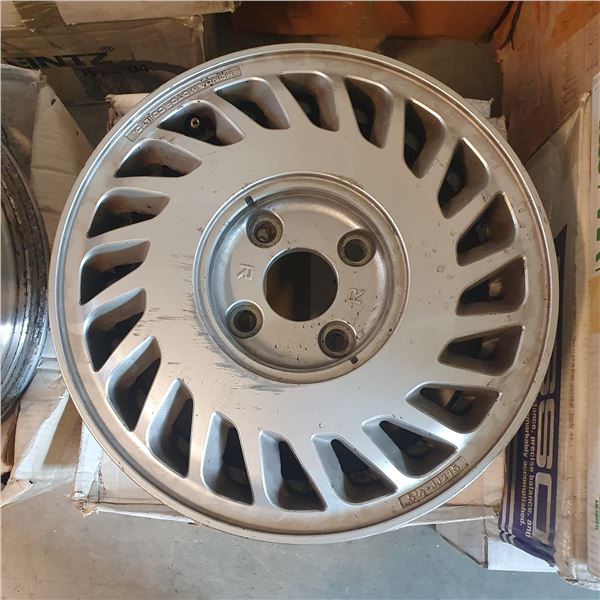 Group of 2 Honda Motors Acura wheels - sz 15 x 5 1/2 JJ