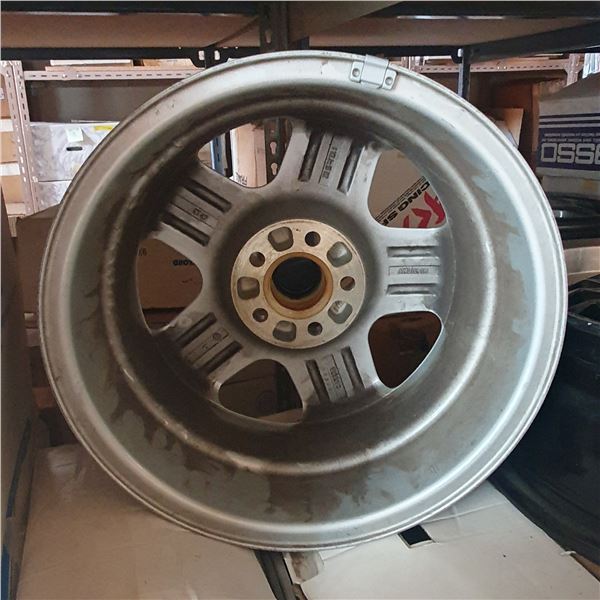 Group of 2 Volkswagen Corrado wheels - sz 15 x 7in