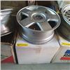 Image 2 : Group of 2 wheels for Volkswagen Jetta wheels - sz 15in (Made in UK)