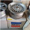 Image 3 : Group of 2 BMW wheels - sz 15in