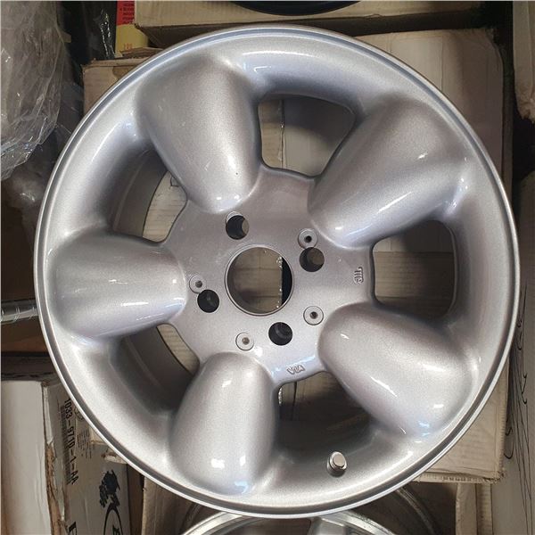 Group of 2 Renault Clio 15in wheels (made in Japan)