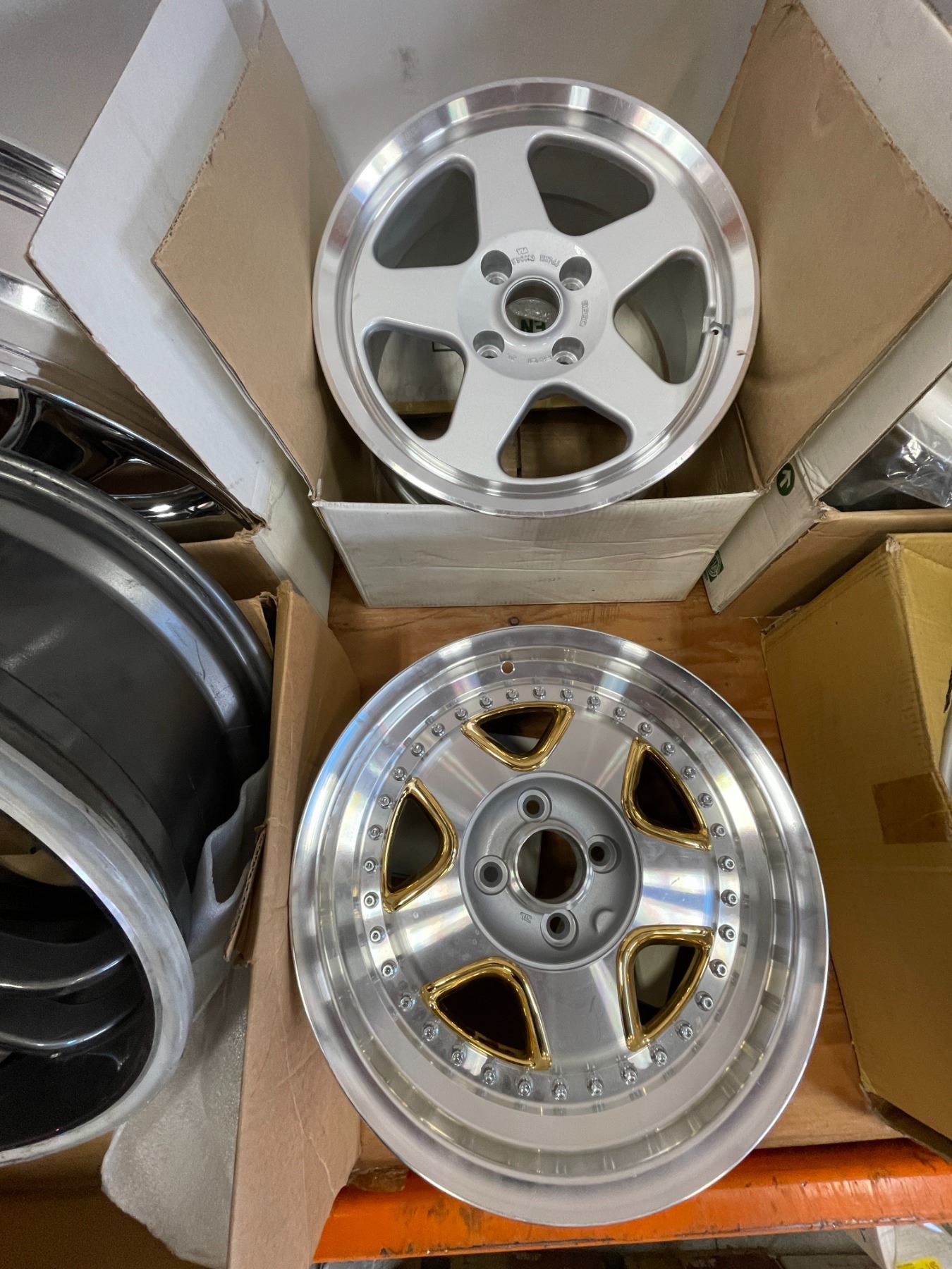 Information Rims Group Group of 8 assorted single wheels rim - includes racing wheels / Raze ...