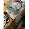 Image 2 : Set of 4 Volvo wheels - sz 14 x 5.5
