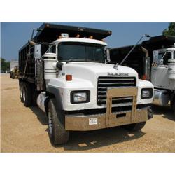 2003 MACK RD688S T/A DUMP