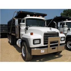 2003 MACK RD688S T/A DUMP