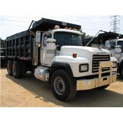 2001 MACK RD688S T/A DUMP