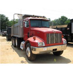 2000 PETERBILT 330 TRI-AXLE DUMP
