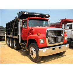 1994 FORD L-9000 TRI-AXLE DUMP