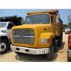 1993 FORD L 8000 T/A DUMP