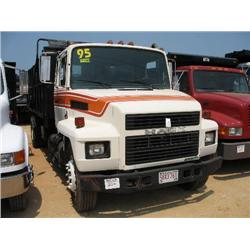 1995 MACK CS300P S/A DUMP