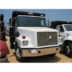 1995 VOLVO WG42T S/A DUMP