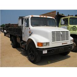 1990 INTERNATIONAL 4200 S/A FLATBED DUMP