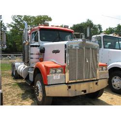 1982 KENWORTH W900B T/A TRUCK TRACTOR