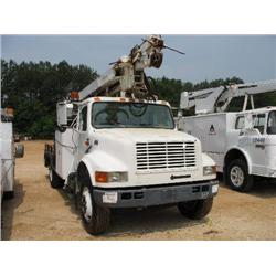 1998 INTERNATIONAL 4700 S/A DIGGER DERRICK TRUCK