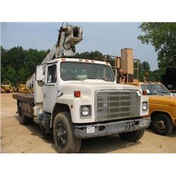 1982 INTERNATIONAL 1724 CRANE TRUCK