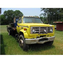 1982 GMC 700 FLATBED TRUCK