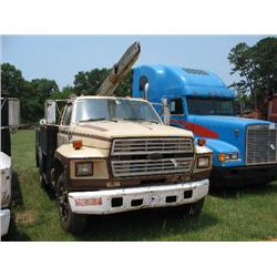 1985 FORD F700 SERVICE TRUCK